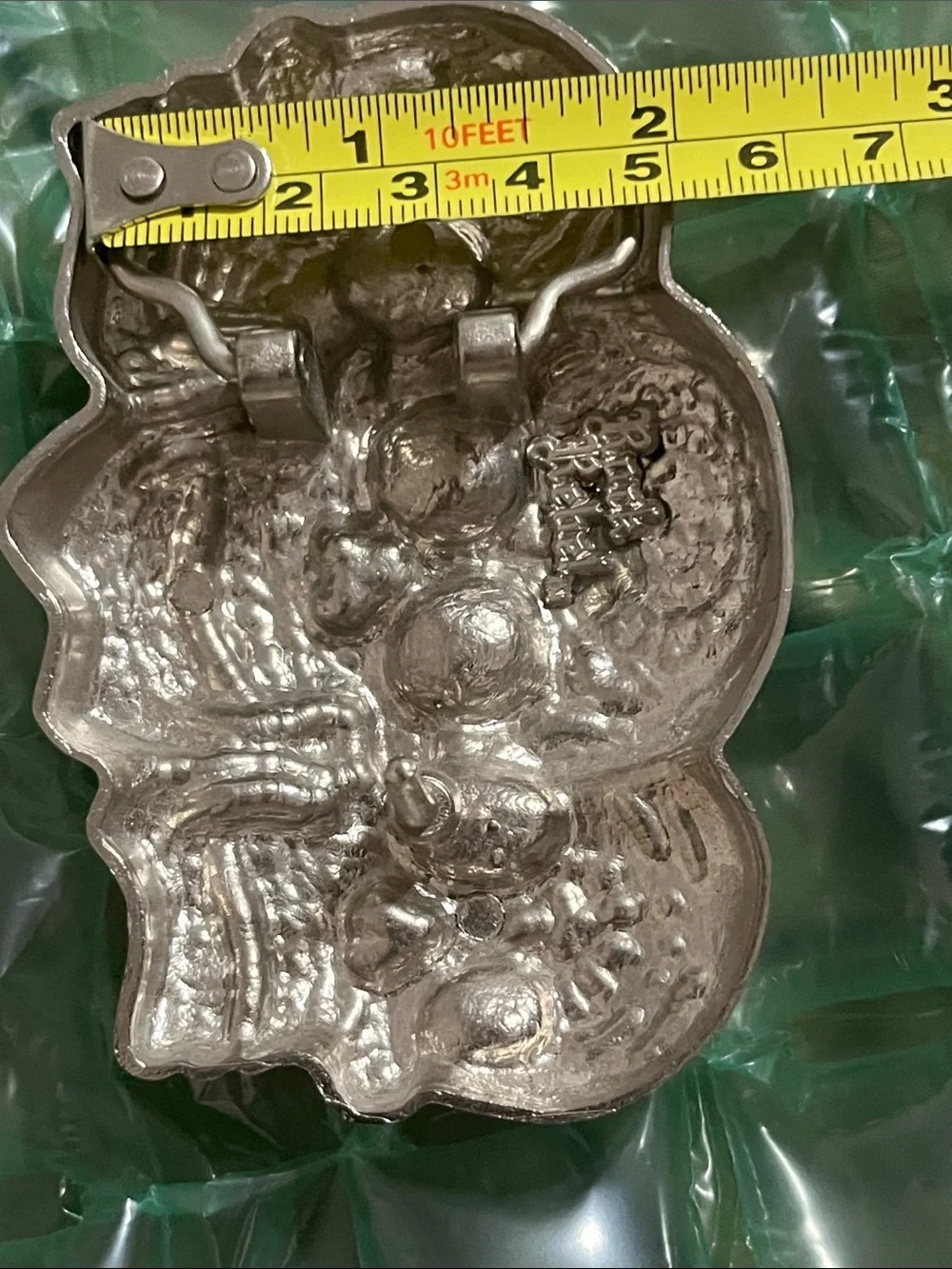 Silver Triple Skull Belt Buckle — Distinctive Men’s Accessory